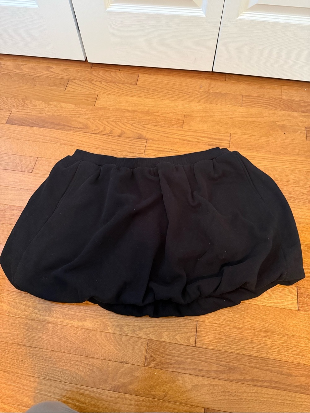 OFFLINE By Aerie Cloud Fleece Bubble Skort in True Black - Picture 2 of 4